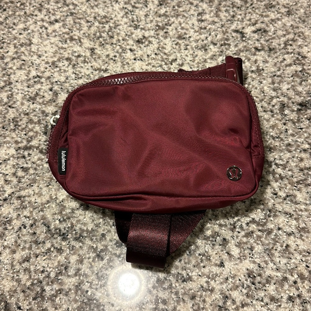 Lululemon Belt Bag 1L (small)